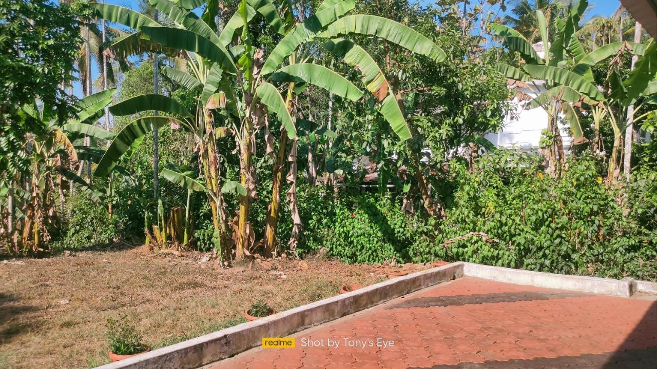 Gooseberry Family Retreats - Wayanad Hotel Meenangadi Bagian luar foto