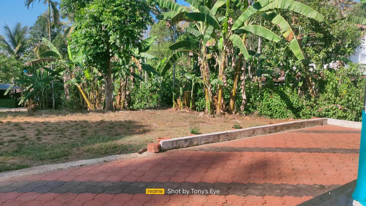 Gooseberry Family Retreats - Wayanad Hotel Meenangadi Bagian luar foto